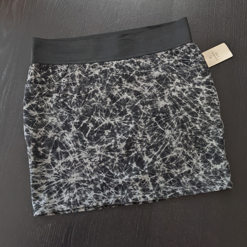 NWT M Forever 21 denim-look stretch mini skirt acid washed 80s
